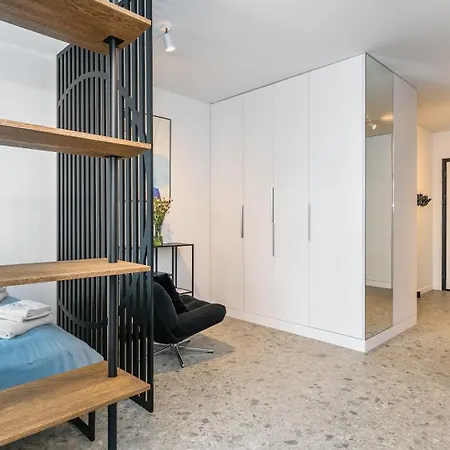 Eleanor Q4 Apartament *